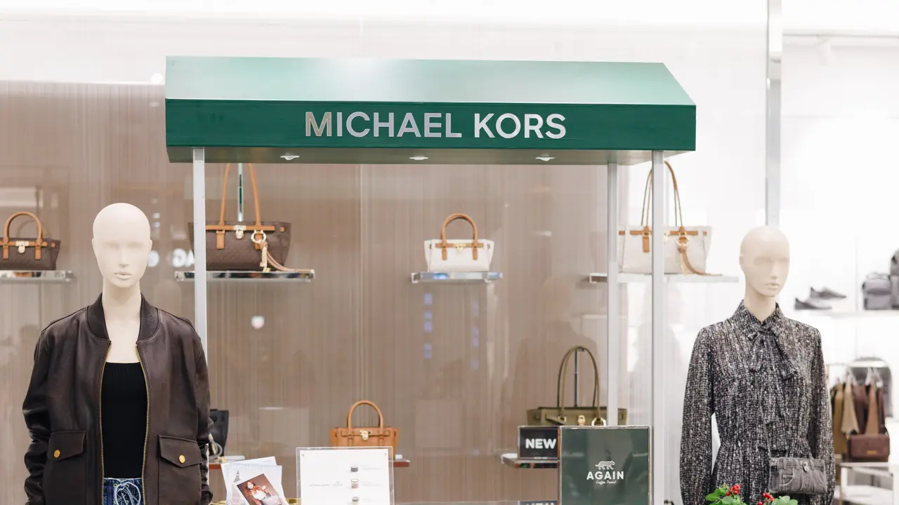 Terinspirasi London, Michael Kors Bawa Nuansa Polished yang Tetap Santai di Fall 2026