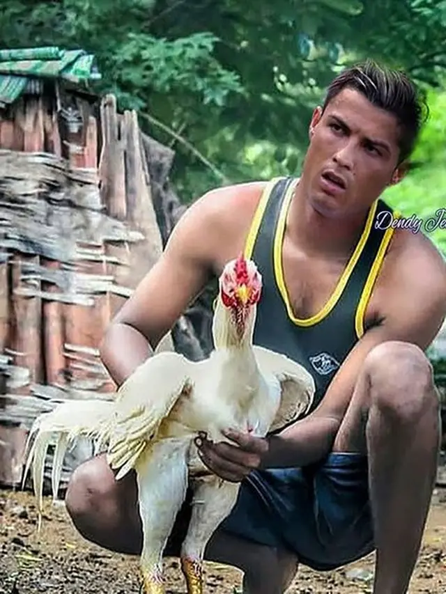 6 Editan Foto Jika Cristiano Ronaldo Jadi Pedagang di Indonesia Ini Kocak