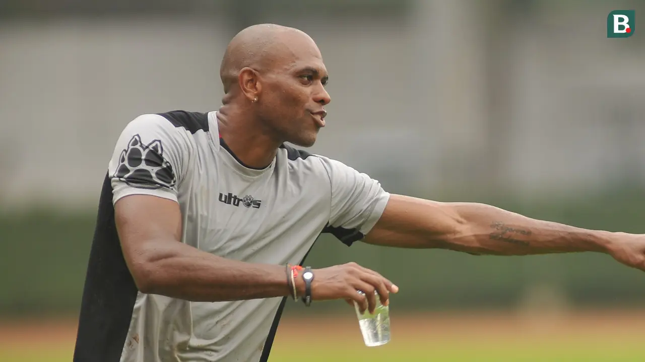 Keith Kayamba Gumbs saat membela Arema FC.
