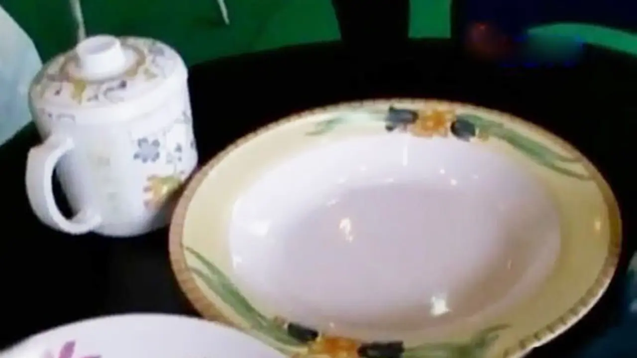 Peralatan Makan Berformalin