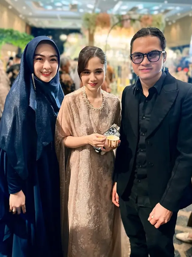 10 Potret Tamu Artis di Pernikahan Arbani Yasiz dan Raissa Ramadhani, Penuh Bintang
