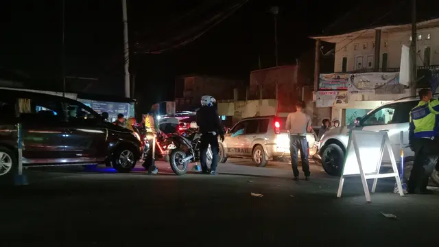 Pemberlakuan One Way dan Buka Tutup Jalur Alternatif Menuju Pantai Anyer dan Carita