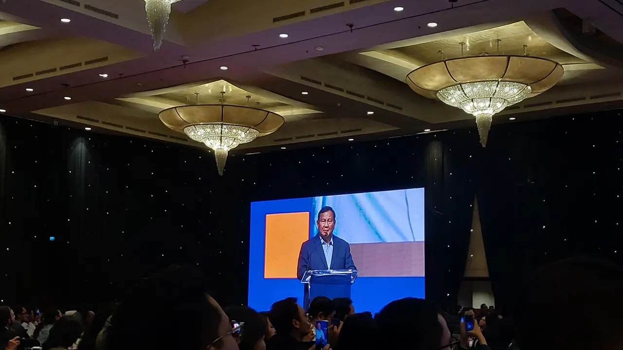 Calon Presiden (Capres) Nomor Urut 2 Prabowo Subianto dalam acara “Trimegah Political and Economic Outlook 2024”, yang berlangsung di The Ritz-Carlton Pacific Place, Jakarta, Rabu (31/1/2024). (Arief/Liputan6.com)