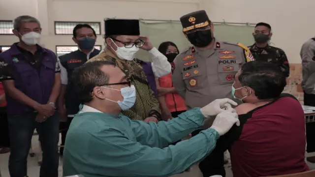 Wakapolda Jatim Minta Pemkot Malang Percepat Capaian Vaksinasi Sebelum Lebaran