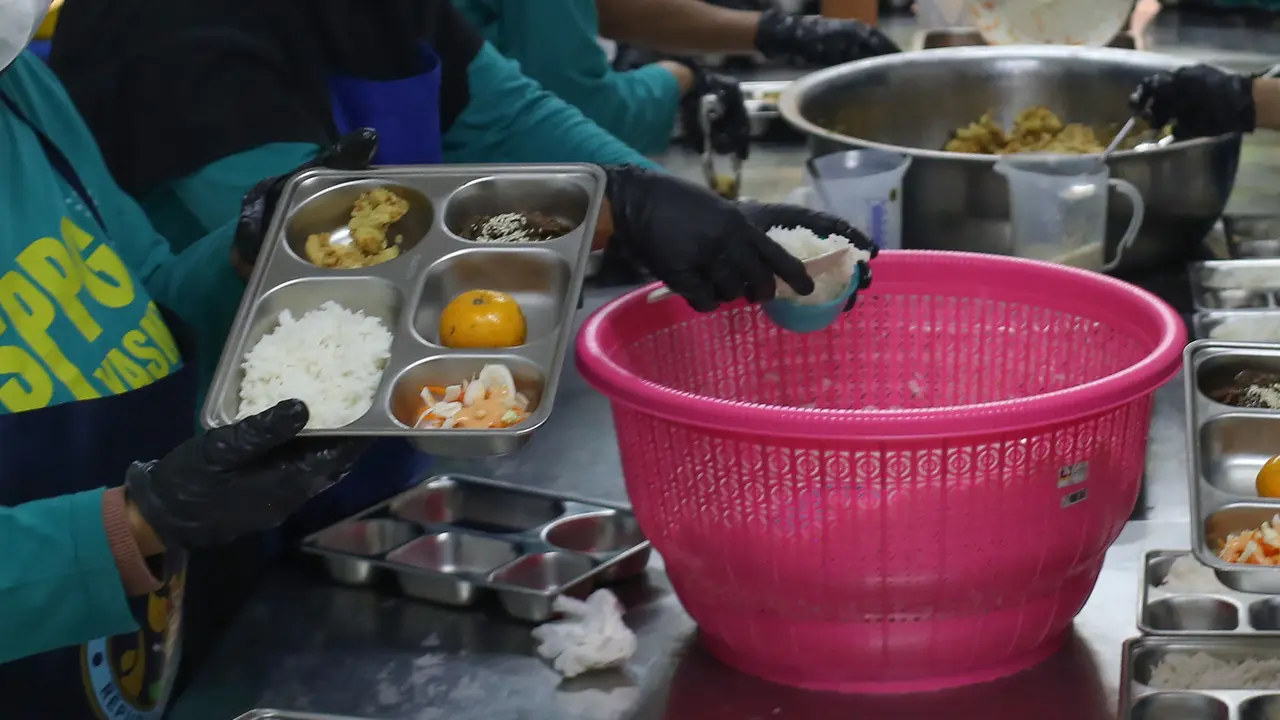 Konsumsi MBG Melebihi Batas Waktu Aman, 12 Orang di Bima Alami Gejala Keracunan