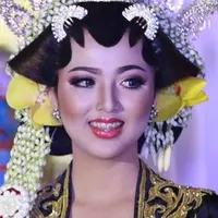 Ilustrasi Pengantin adat Jawa Credit: Merdeka.com