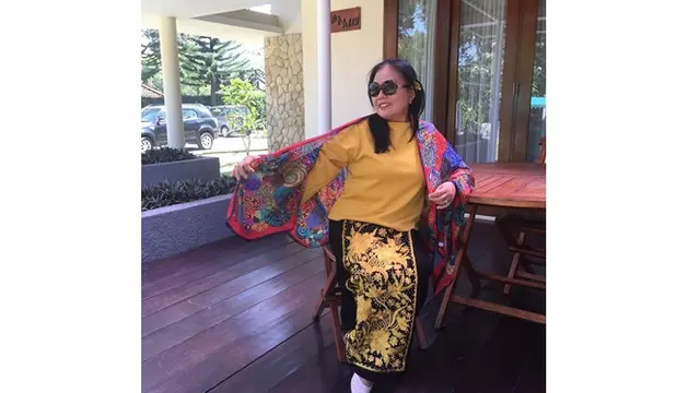 Awet Muda, Ini 6 Gaya Henny Manopo Ibu Amanda Manopo Tampil Kekinian