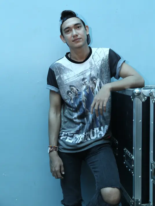 Pemeran kelahiran Bandung 25 tahun silam itu tidak menyangka kalau foto itu bisa menjadi viral. Bahkan, ia mengaku tidak masalah saat bertelanjang dada dan hanya mengenakan celana dalam. (Galih W. Satria/Bintang.com)