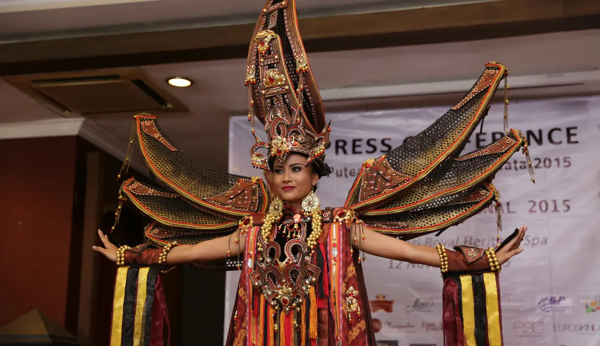 Gresya akan memakai national costume dimana akan dijadikan sebagai andalan. Wanita asal Sulawesi Selatan ini siap menggunakan national costume dengan tema Mystical Toraja karya Dynand Fariz. (Andy Masela/Bintang.com)