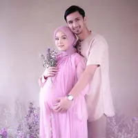 Melahirkan Anak Pertama, Ini 6 Potret Perjalanan Kehamilan Vebby Palwinta (sumber: Instagram.com/vebbypalwinta)