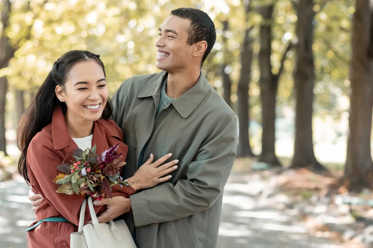 pasangan cinta bahagia