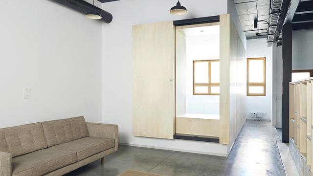 Mengubah Gudang Jadi Rumah Tinggal Dengan Plywood Lifestyle Liputan6 Com