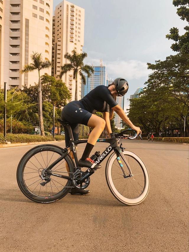 Buka Lowongan Partner Sport, Ini 7 Potret Olahraga yang Ditekuni Anya Geraldine