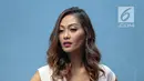 Model dan aktris, Indah Kalalo saat ditemui di kawasan Tandean, Jakarta, Rabu (17/10). Wajah eksotis Indah Kalalo akhir-akhir ini sudah jarang terlihat di layar kaca. Setelah menikah, ia memilih untuk tinggal di Bali. (Liputan6.com/Faizal Fanani)