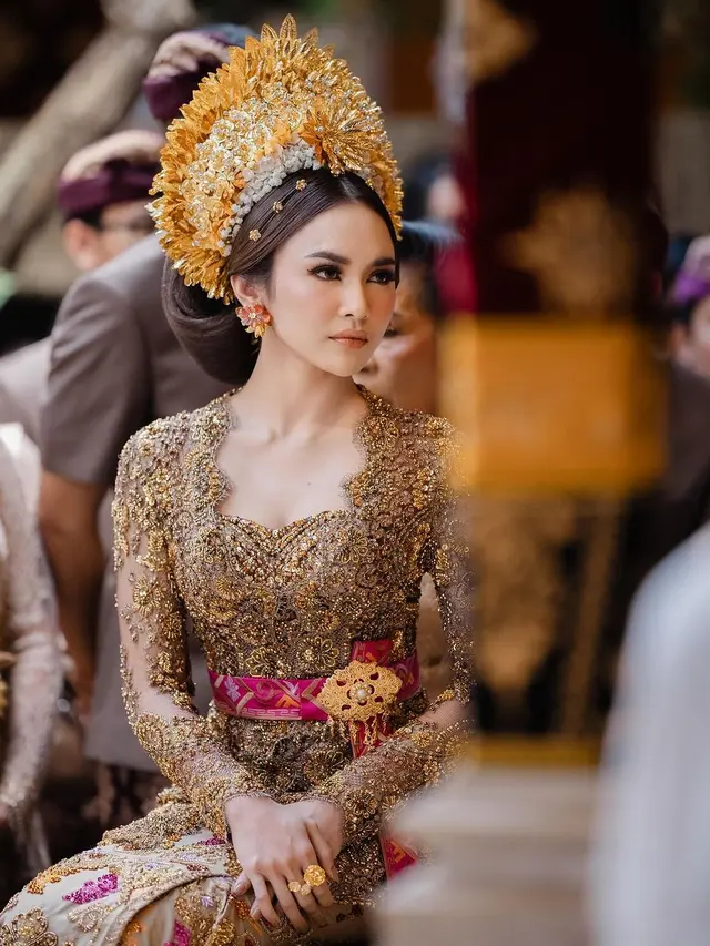 6 Potret Mahalini Pakai Kebaya Bali, Dikabarkan Pindah Agama Sebelum Nikah