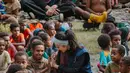 Melalui pengalaman ini, Azizah semakin kagum akan keindahan alam Papua dan keuletan masyarakatnya. Ia berharap dapat kembali mengunjungi Wamena dan berinteraksi lebih dalam dengan masyarakat setempat. Artis berusia 21 tahun ini ungkap jika masyarakat Papua mengajarkannya untuk menjadi pribadi yang lebih baik. Tak hanya itu, Papua membuka mata bahwa Indonesia punya banyak keindahan alam dan budaya yang luar biasa. (Liputan6.com/IG/@azizahsalsha_)