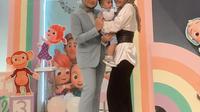 Sempat berkonflik, intip gaya kompak Putri Delina dan Nathalie Holshcer di acara ulang tahun Adzam. @putridelina.