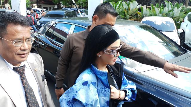 Artis Syahrini menjadi saksi dalam sidang First Travel di Pengadilan Negeri Depok. (Liputan6.com/Ady Anugrahadi)