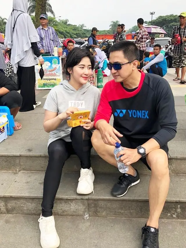 6 Momen Ricky Subagja Ditemani Istri Olahraga, Serasi Meski Terpaut 26 Tahun