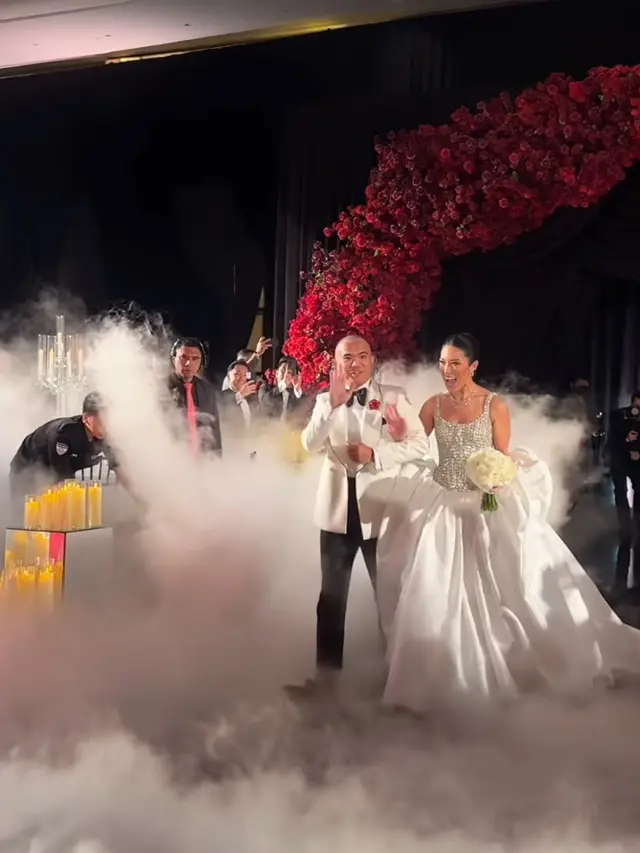 Resepsi pernikahan anak Hotman Paris. [@fcgweddings]