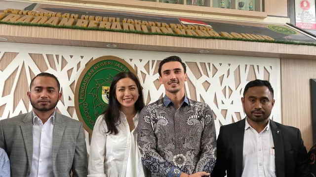 Jessica Iskandar dan Vincent Verhaag di Pengadilan Negeri Jakarta Selatan