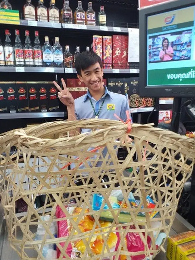Cara unik orang Thailand hindari penggunaan plastik