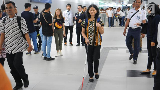 Penyandang Disabilitas Dapat Menikmati Fasilitas MRT