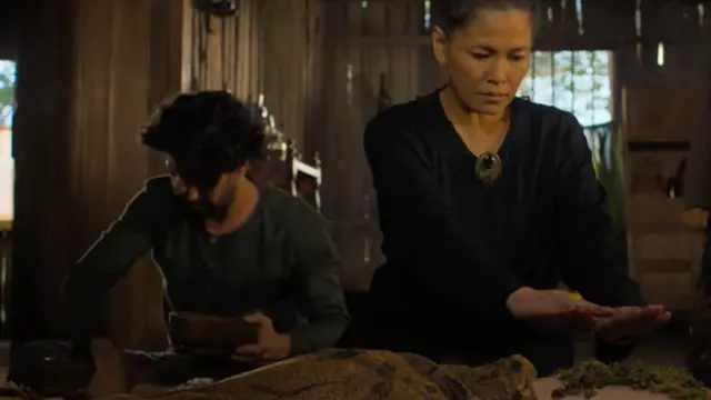 Djenar Maesa Ayu sebagai Gayatri dalam film Suzzanna: Santet Dosa di Atas Dosa. (Foto: Dok. Soraya Intercine Films)