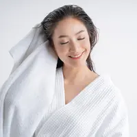 Ilustrasi mengeringkan rambut/copyright shutterstock