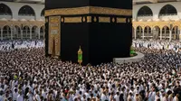 Doa Ketika Melihat Ka'bah Lengkap Arab, Latin, dan Terjemahnya, Ketahui Adab di Tanah Suci