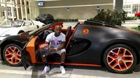Baru-baru ini, Floyd Mayweather kembali membeli sebuah supercar eksotis, Bugatti Veyron Grand Sport Vitesse. 