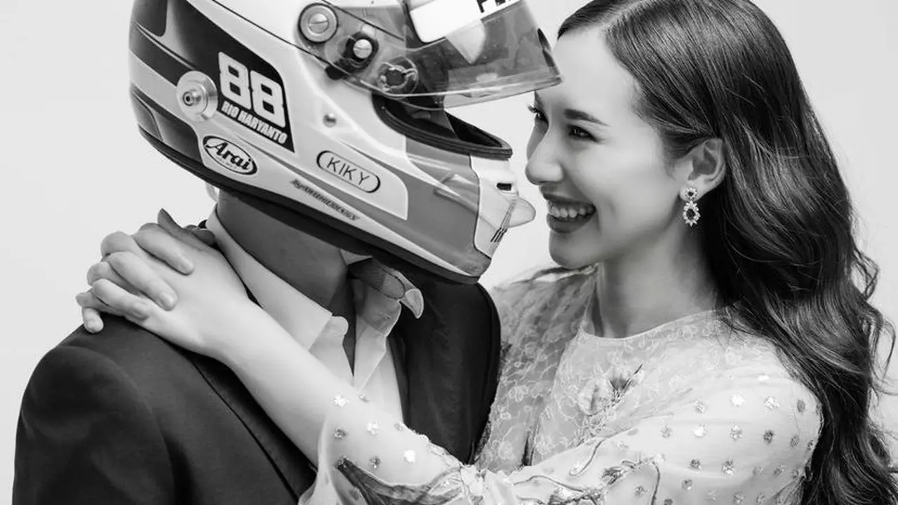 Athina Papadimitriou Calon Istri Rio Haryanto. [@rharyantoracing]