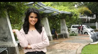 Melihat paras cantik dan ayu pacar baru artis remaja hingga deretan menantu cantik presiden Indonesia dari masa ke masa. 