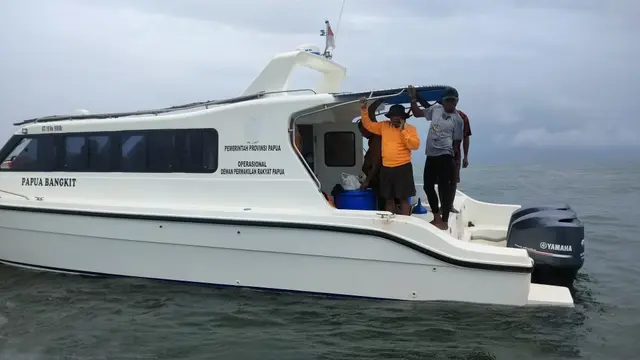 Speed boat yang mengantar anggota DPR Papua, Yonas Nussy bersama timnya yang berjumlah 8 orang hilang kontak pada Sabtu 16/7/2022 pukul 23.30 waktu setempat.