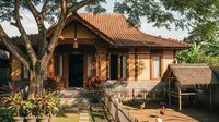 9 Desain Halaman Rumah Desa Dekat Ternak Tetap Estetik, Rumah Rapi dan Nyaman
