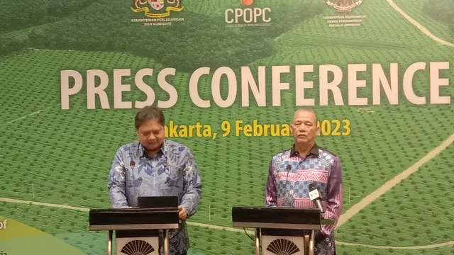 Menteri Koordinator Bidang Perekonomian Airlangga Hartarto menyampaikan hasil pertemuan dengan Menteri Perladangan dan Komoditas Malaysia, Dato' Sri Haji Fadillah bin Yusof