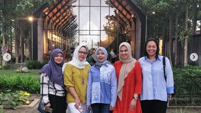 Saat Nurasia Uno Habiskan Waktu di Restoran Milik Pembalap Rio Haryanto
