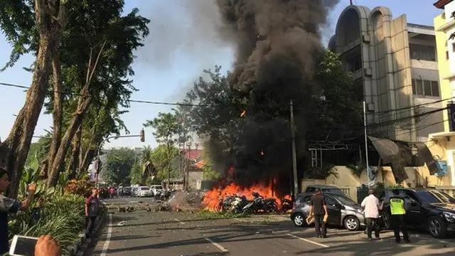 [Bintang] Bom di Gereja Santa Maria, Tagar #KamiTidakTakutTeroris Jadi Trending Topic