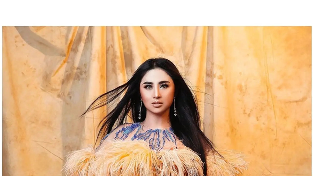 Dewi Perssik.
