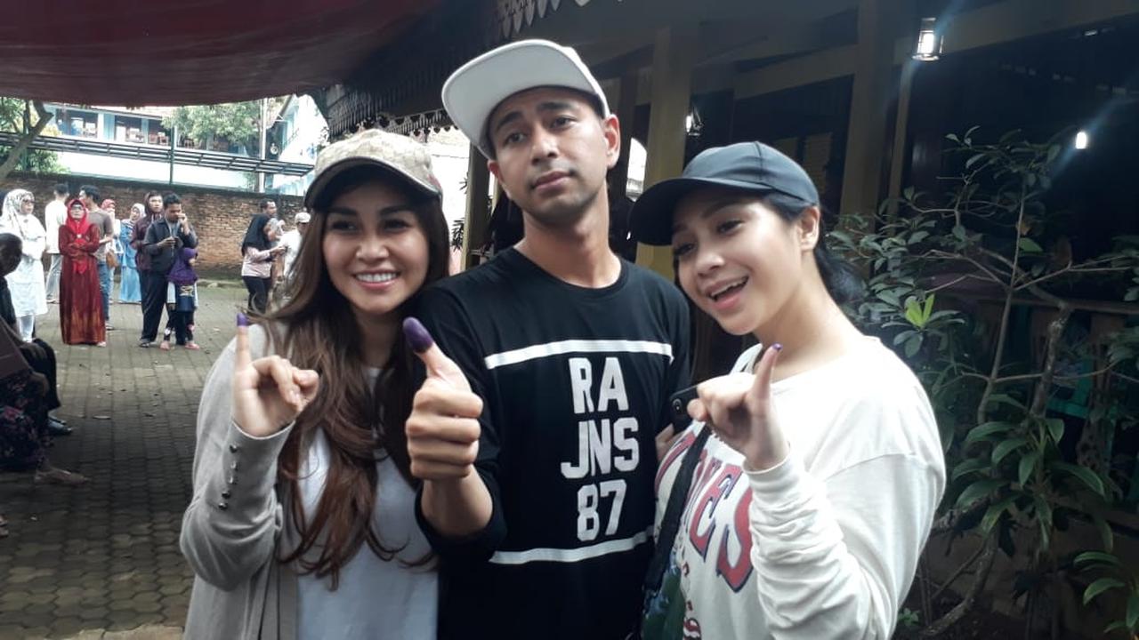 Raffi Ahmad, Nagita Slavina, dan Nisya Ahmad saat Pemilu 2019 (Liputan6.com/ Zulfa Ayu Sundari)