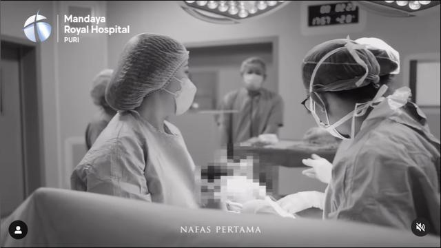 6 Potret Indah Permatasari Peluk Buah Hati, Masih Rahasikan Wajah dan Namanya