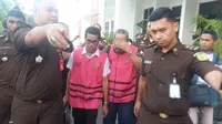 Usai diperiksa intensif selama 4 jam, Kejaksaan Tinggi (Kejati NTT) akhirnya menetapkan enam tersangka kasus dugaan korupsi NTT Fair. (Liputan6.com/ Ola Keda)