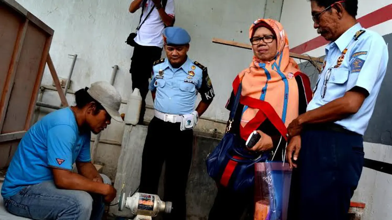 Puluhan Narapidana Bengkulu Diajari Menggosok Batu Akik