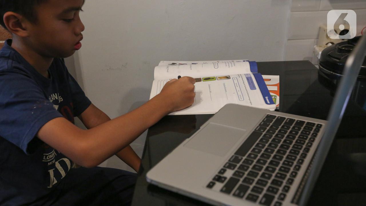 Diperpanjang Sampai 20 Mei, Siswa Belajar Online di Rumah