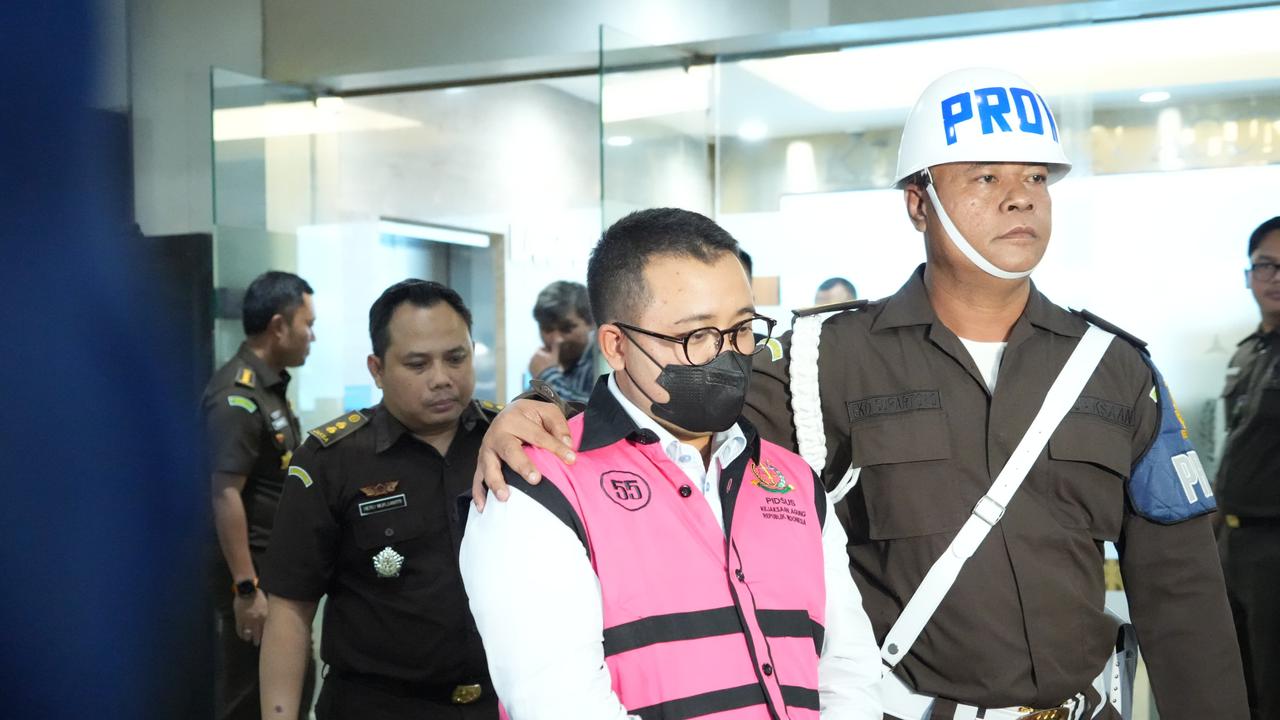 Tersangka Pertamina.