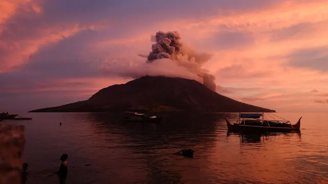 Gunung Ruang Kembali Erupsi