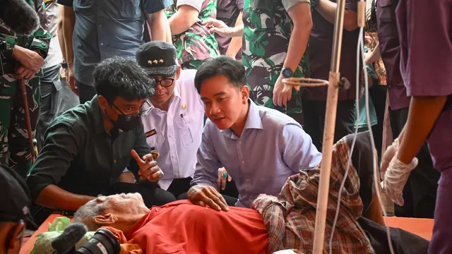Wakil Presiden (Wapres) Gibran Rakabuming meninjau langsung ke lokasi penampungan warga di Larantuka, Kabupaten Flores Timur, Kamis, 14 November 2024. Biro Pers, Media, dan Informasi Sekretariat Wakil Presiden