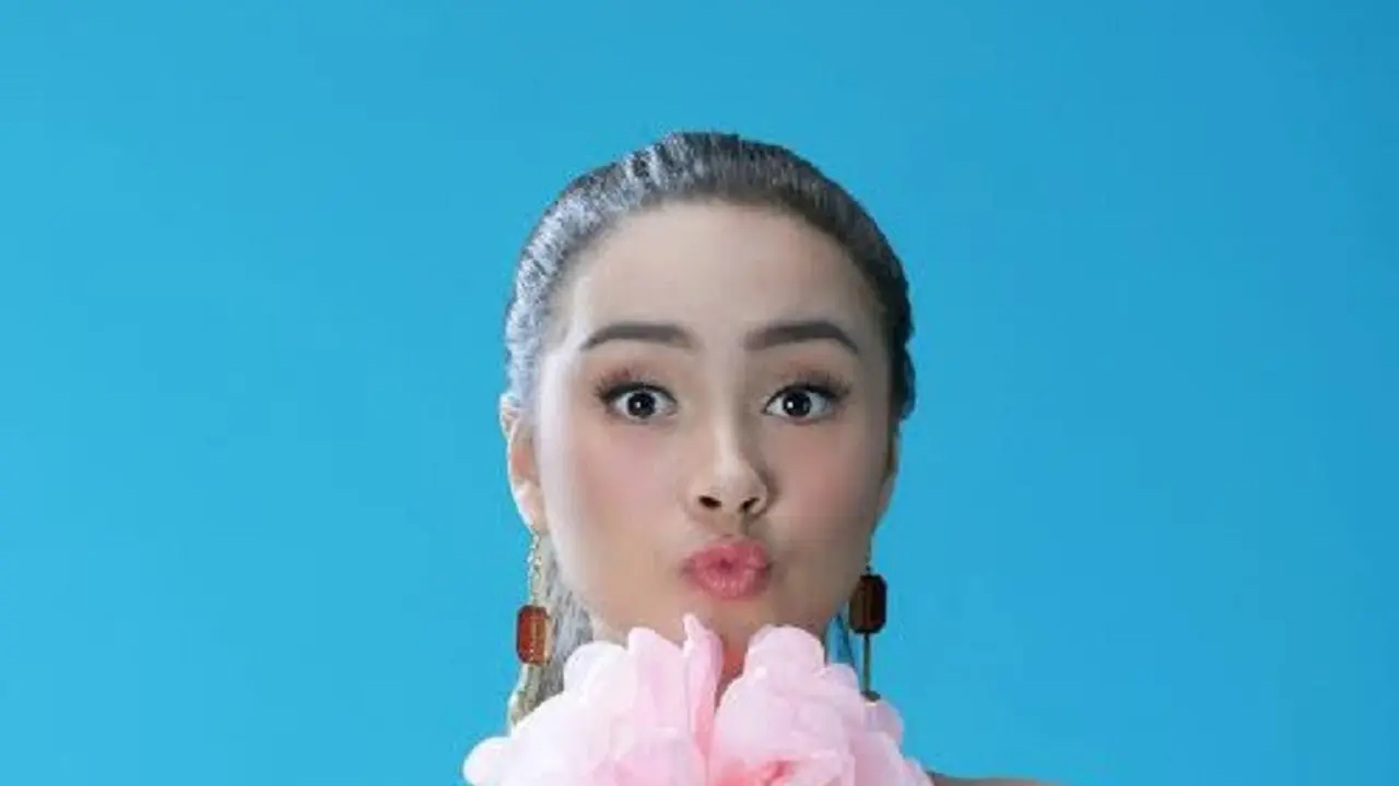 [Bintang] Caitlin Halderman c1