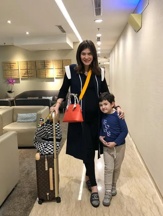 (Instagram/carissa_puteri)