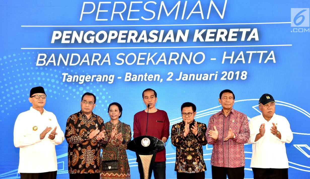 Presiden Jokowi (tengah) didampingi sejumlah menteri dan Ketum PKB, Muhaimin Iskandar saat meresmikan Stasiun Bandara Soekarno-Hatta (2/1). (Liputan6.com/Pool/Biro Pers Kepresidenan)